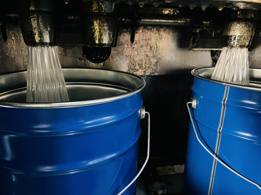 Transparent Injection Epoxy Resin Density at 25C 1.17-1.24g/cm3 Epoxy Value Eq/kg 4.0-5.0